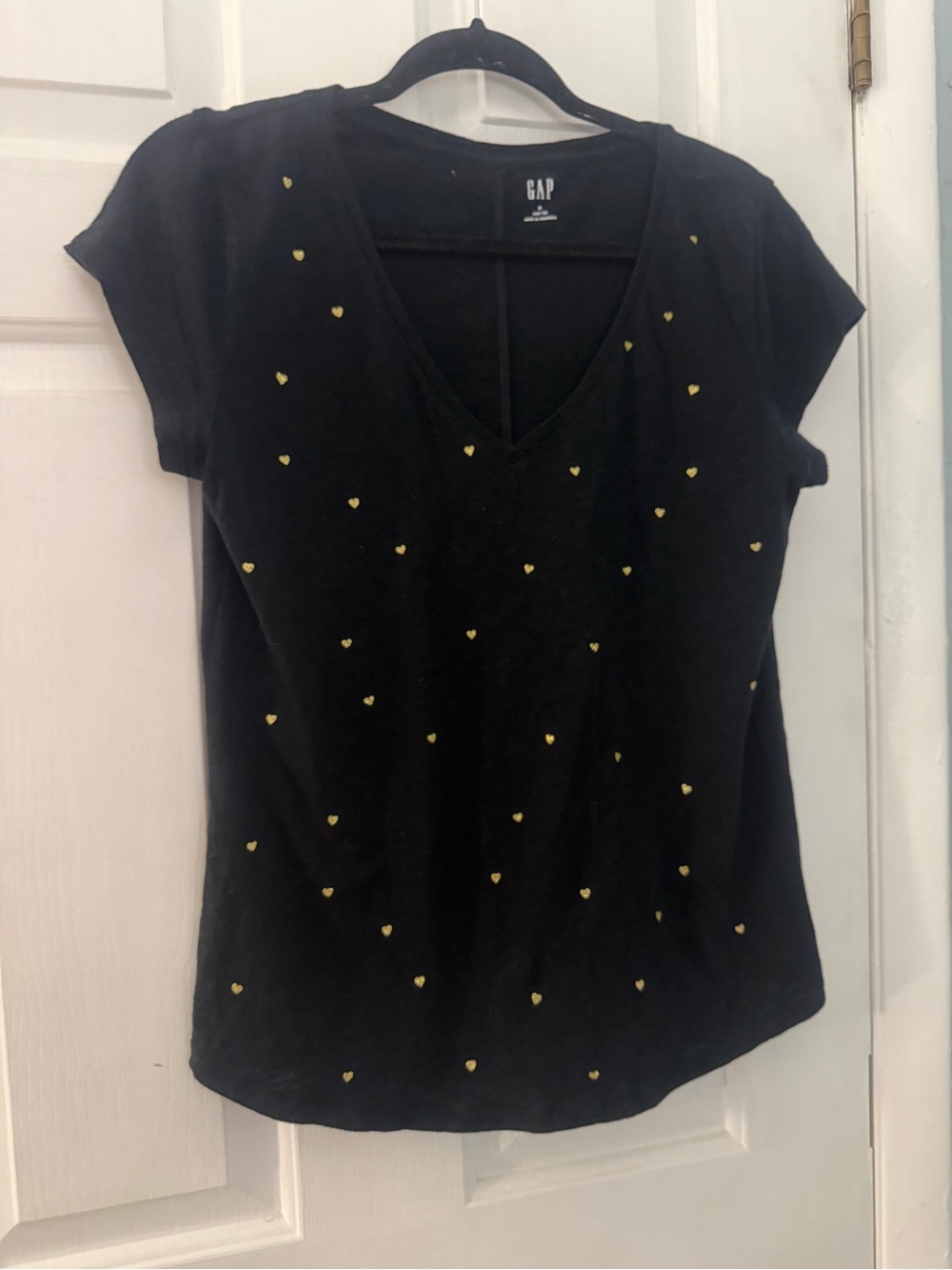 Gap Easy Tee Medium Black Gold Heart Print V-Neck 100% Cotton